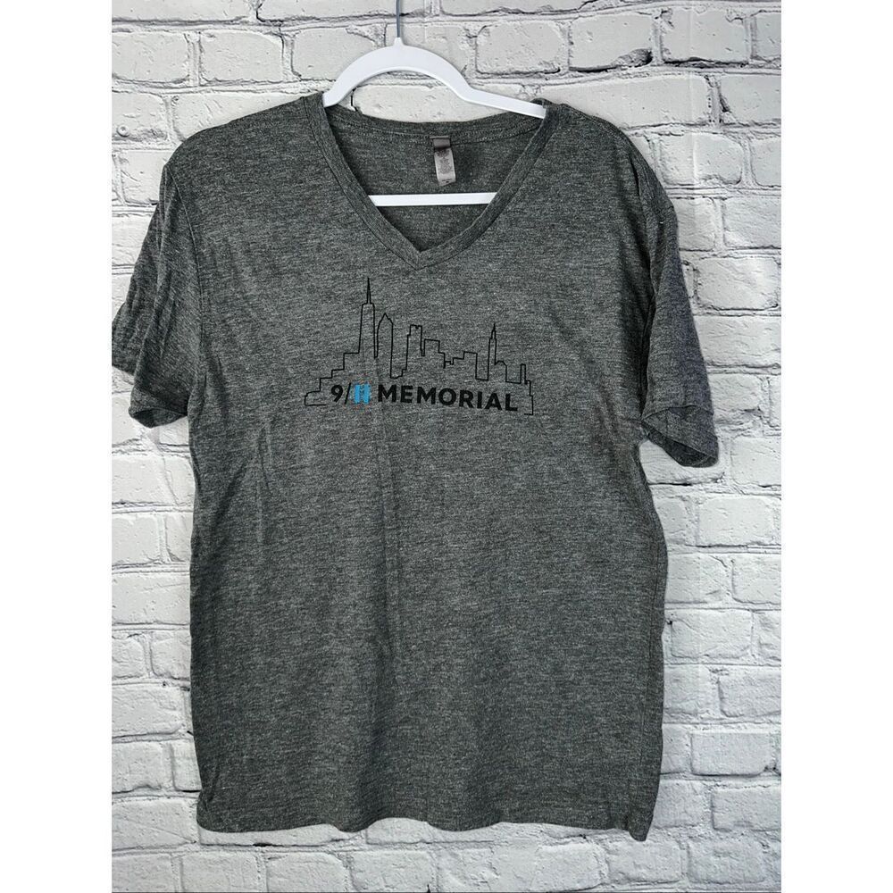 Vintage Next Level Apparel 9/11 Memorial NYC Skyline V-Neck T-Shirt Medium Heath